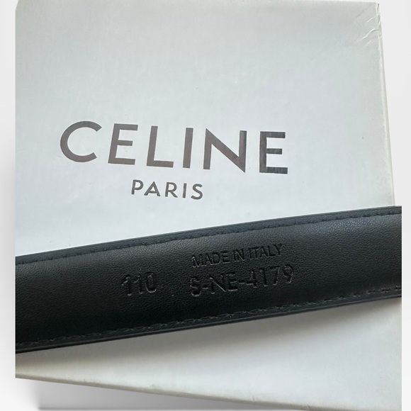 Celine Paris Black Leather Triomphe Belt Gold Hardware EU 110 Never Worn w/ Box - Picture 6 of 11